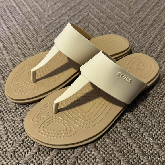 Crocs Tulum Sandals Women's Size 5 Beige/Taupe Rubber Flip Slides Thong Slip On - Picture 1 of 11